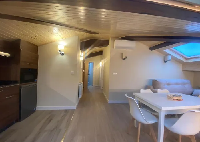 Konukevi O Lar Do Rodrigo Castro Caldelas